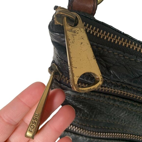 Fossil Cowhide Leather Gold Hardware Boho Crossbody Bag - Picture 4 of 12